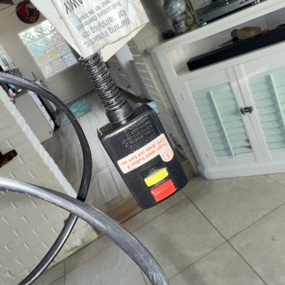 CHI Black Hair Straightener - Picture 4 of 5